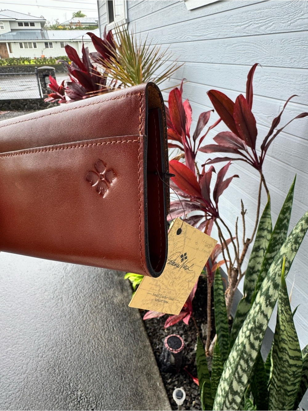 Patricia Nash NWT Teresa Tan Floral Tooled Leather Clutch Wallet Retail $119 - Picture 6 of 9